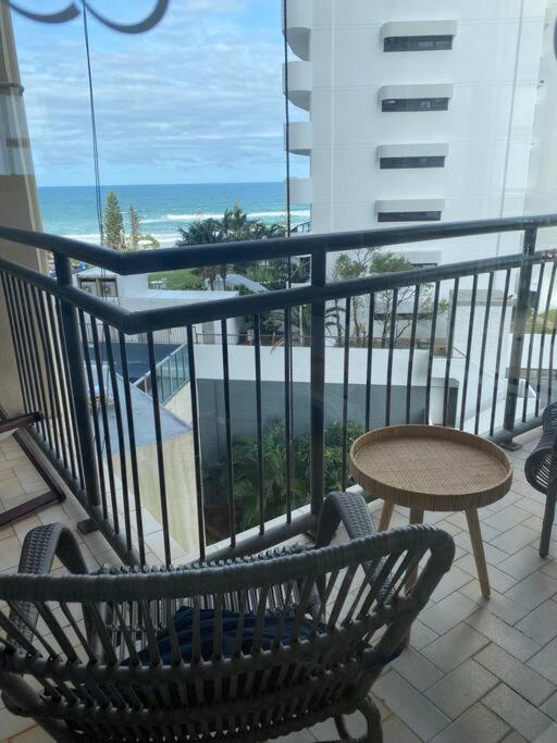 Fabulous Sea Views In The Heart Of Surfers Apartment โกลด์โคสต์ ภายนอก รูปภาพ