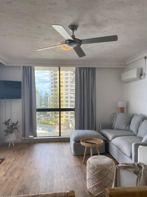 Fabulous Sea Views In The Heart Of Surfers Apartment โกลด์โคสต์ ภายนอก รูปภาพ