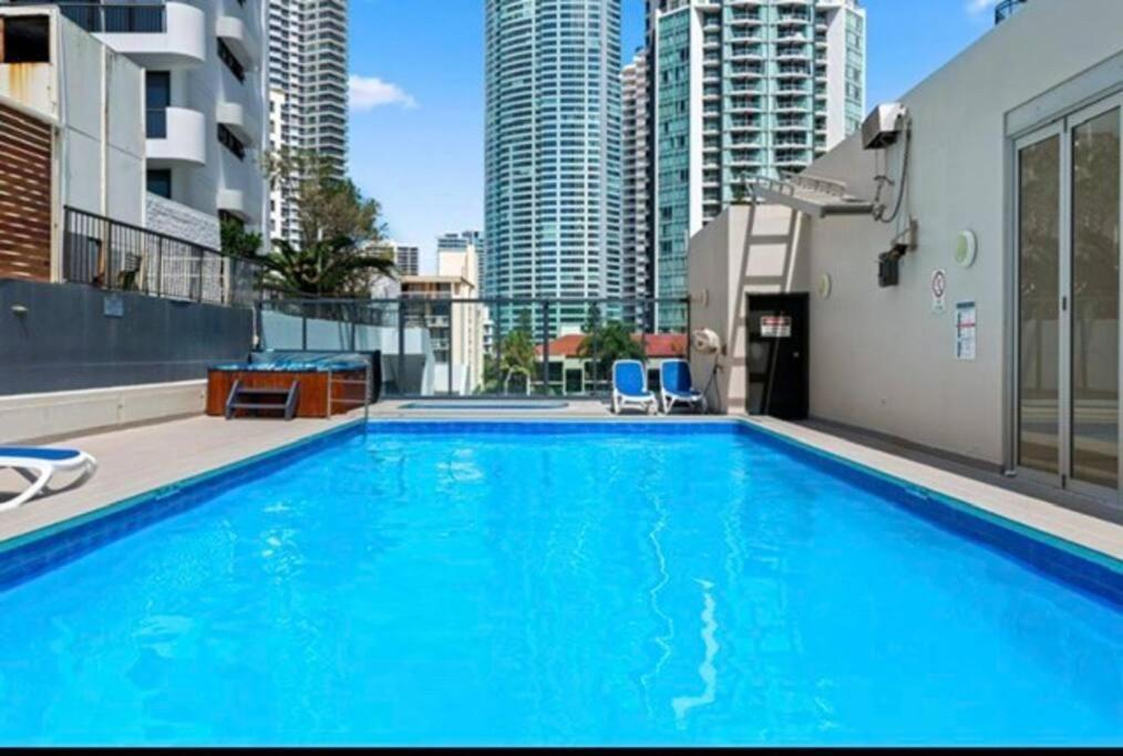 Fabulous Sea Views In The Heart Of Surfers Apartment โกลด์โคสต์ ภายนอก รูปภาพ