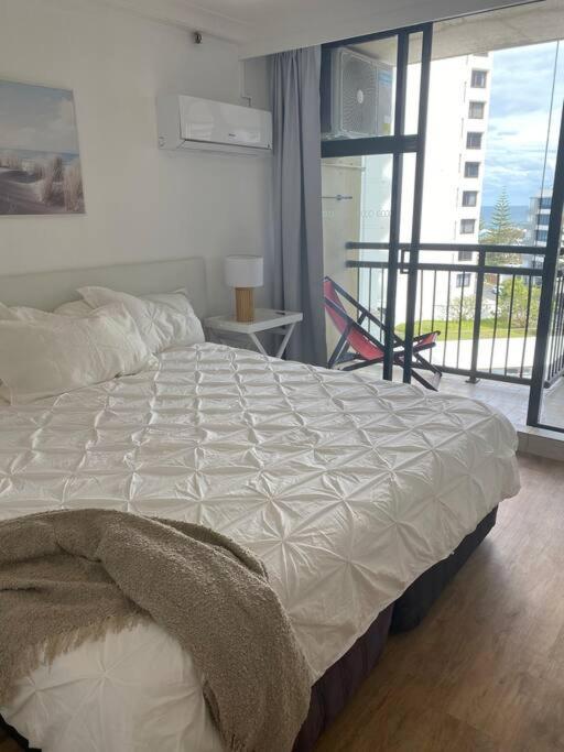 Fabulous Sea Views In The Heart Of Surfers Apartment โกลด์โคสต์ ภายนอก รูปภาพ